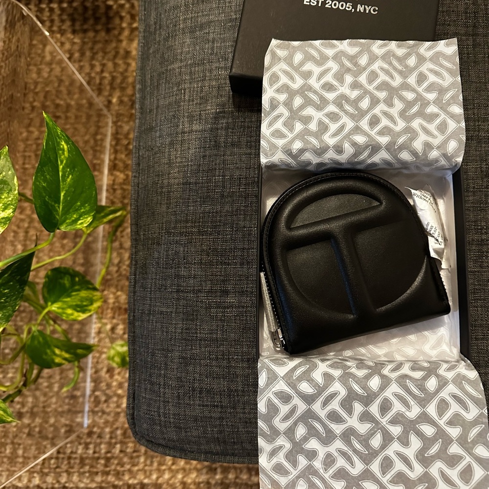 Telfar wallet Black